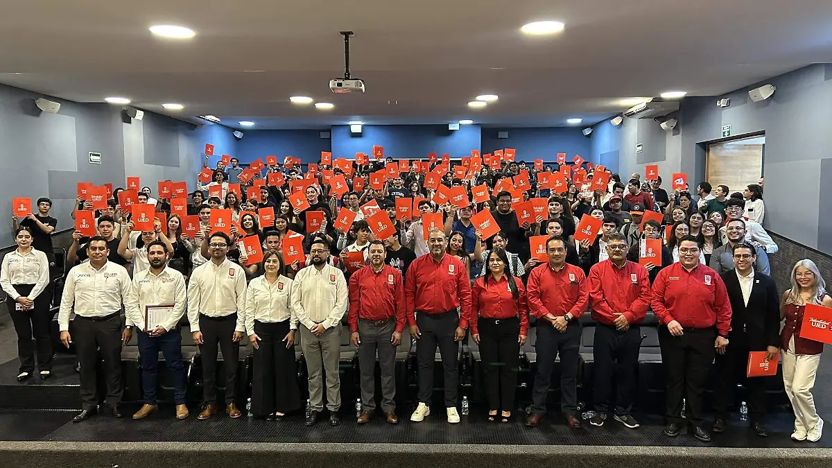 El rector de la UJED dio la bienvenida a los más de 300 nuevos estudiantes de la FECA para el semestre B-2025