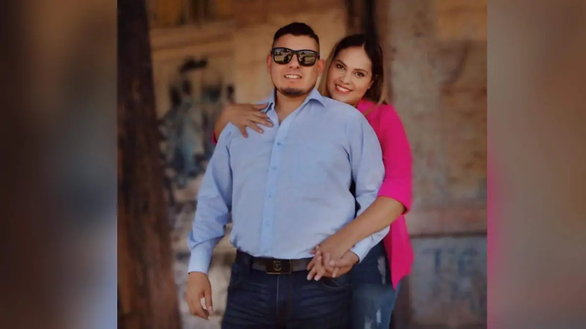 Linda pareja de enamorados, los esposos Josaleth Hernández T. y Manuel Solís S. 
