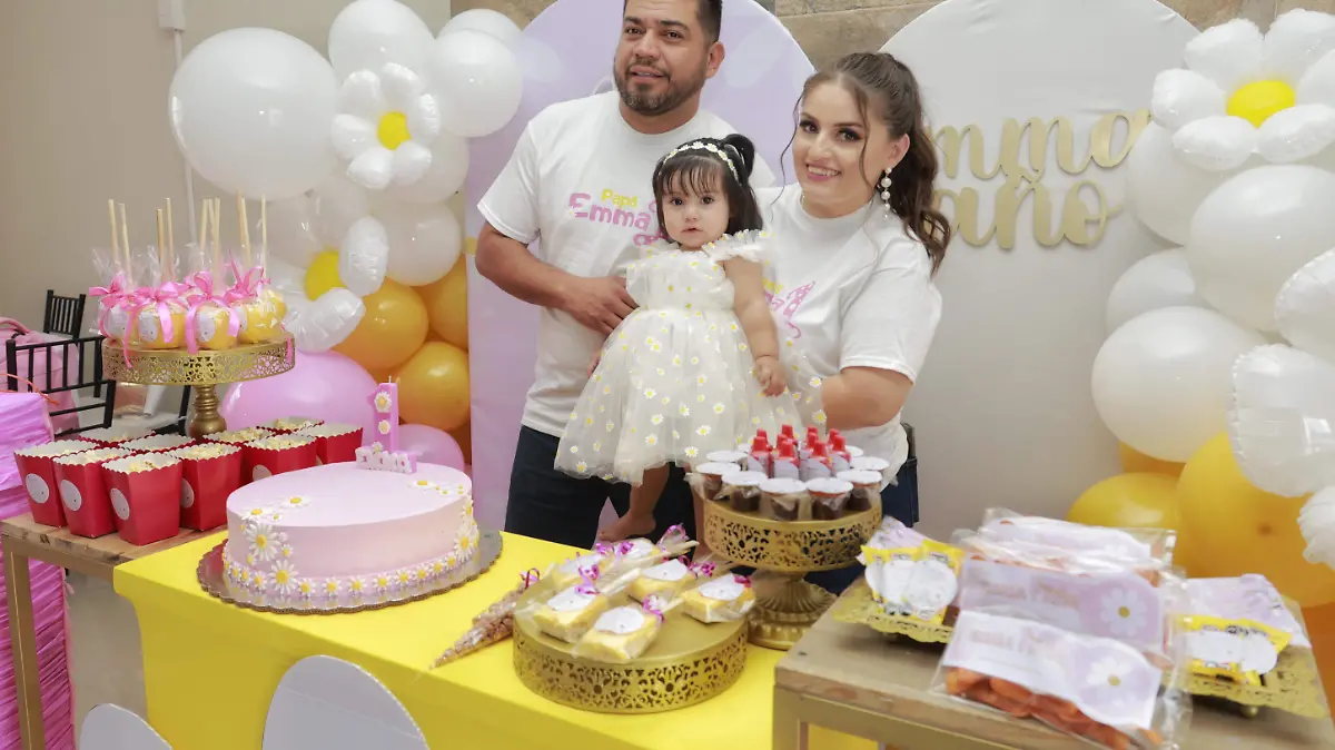 Bautizo y primer año de Emma Ramírez Terán