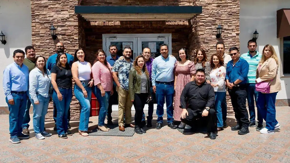 Personal del CBTa #173 despidió a Uvaldo Soto Perez, quien termina su periodo como director del plantel