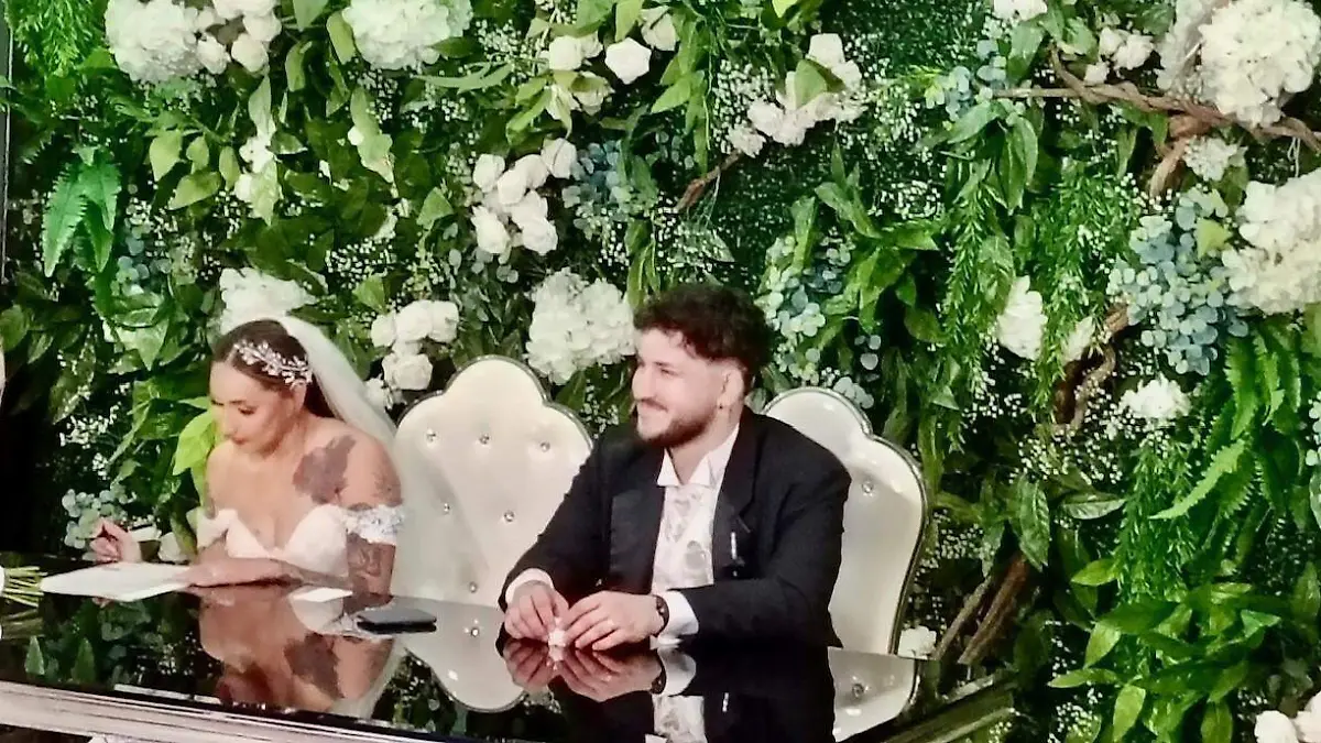 Santiago Hurtado Quimbayo y Samanta Torres Arciba en su boda civil