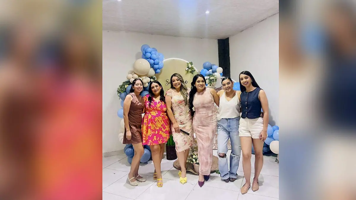 En evento social Cinthia Machado con Rocío Martínez, Dahina Quiñonez, Yoali Morales, Chayma Chacón y Mayte Rodríguez