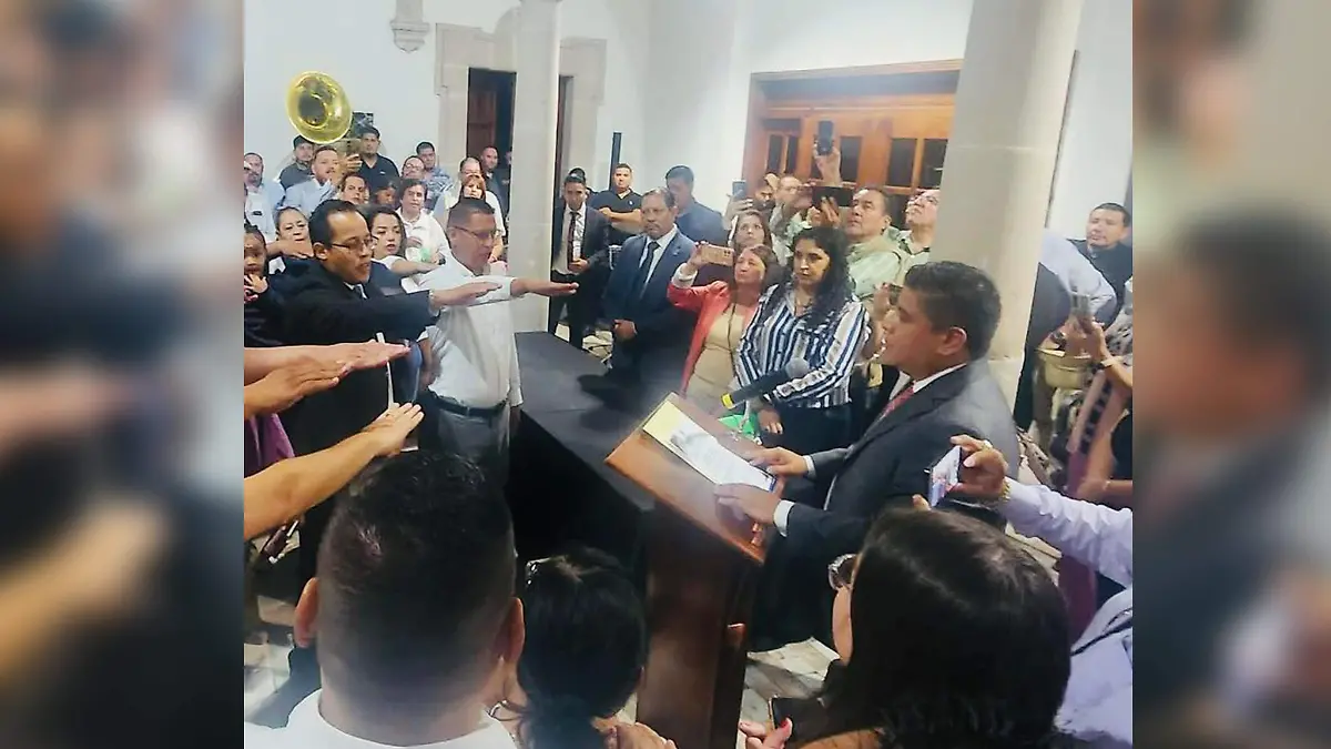 Gana Fermín Flores presidencia de la Barra de Abogados de Durango 