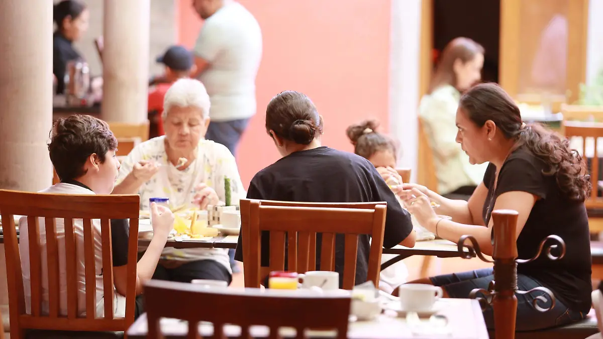 WhatsApp Image 2025-08-23 at 17.57.28 (1)