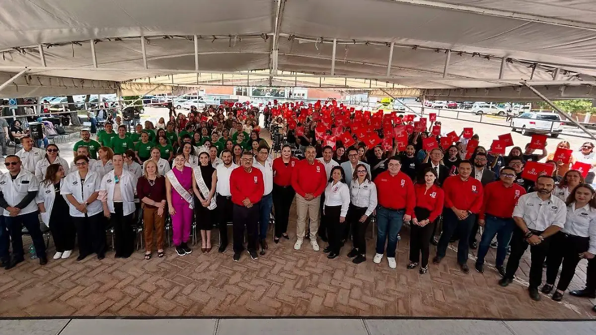 Reconocen en Psicología de la UJED la cercanía del rector García Rivera con la comunidad estudiantil