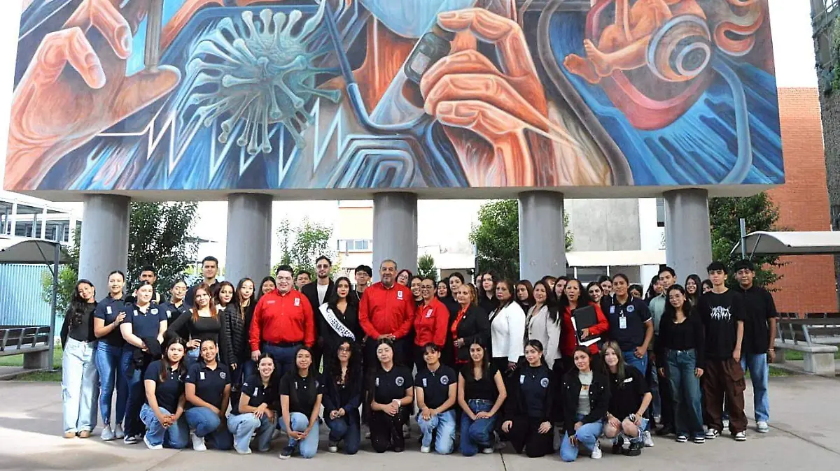 Rector de la UJED recibe a la nueva generación de la Facultad de Enfermería y Obstetricia