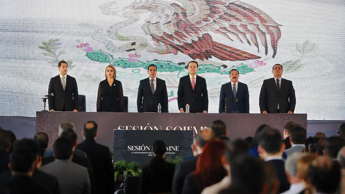 Asume Toño Ochoa como presidente municipal reelecto