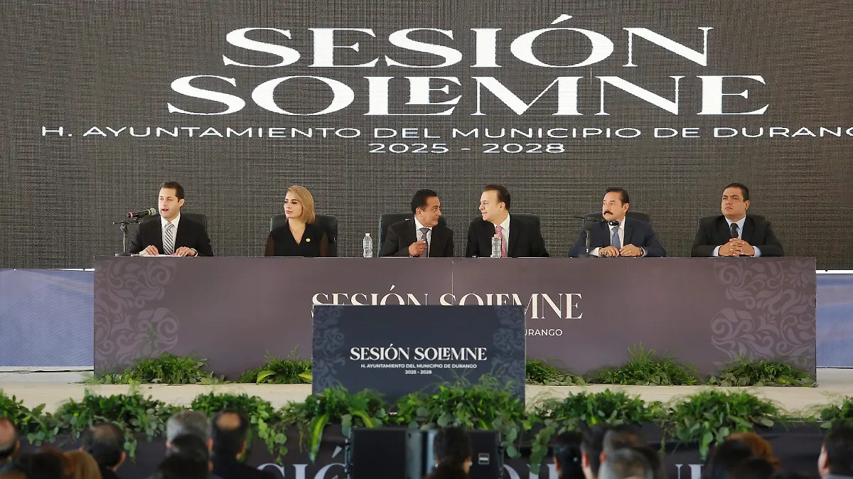 Asume Toño Ochoa como presidente municipal reelecto