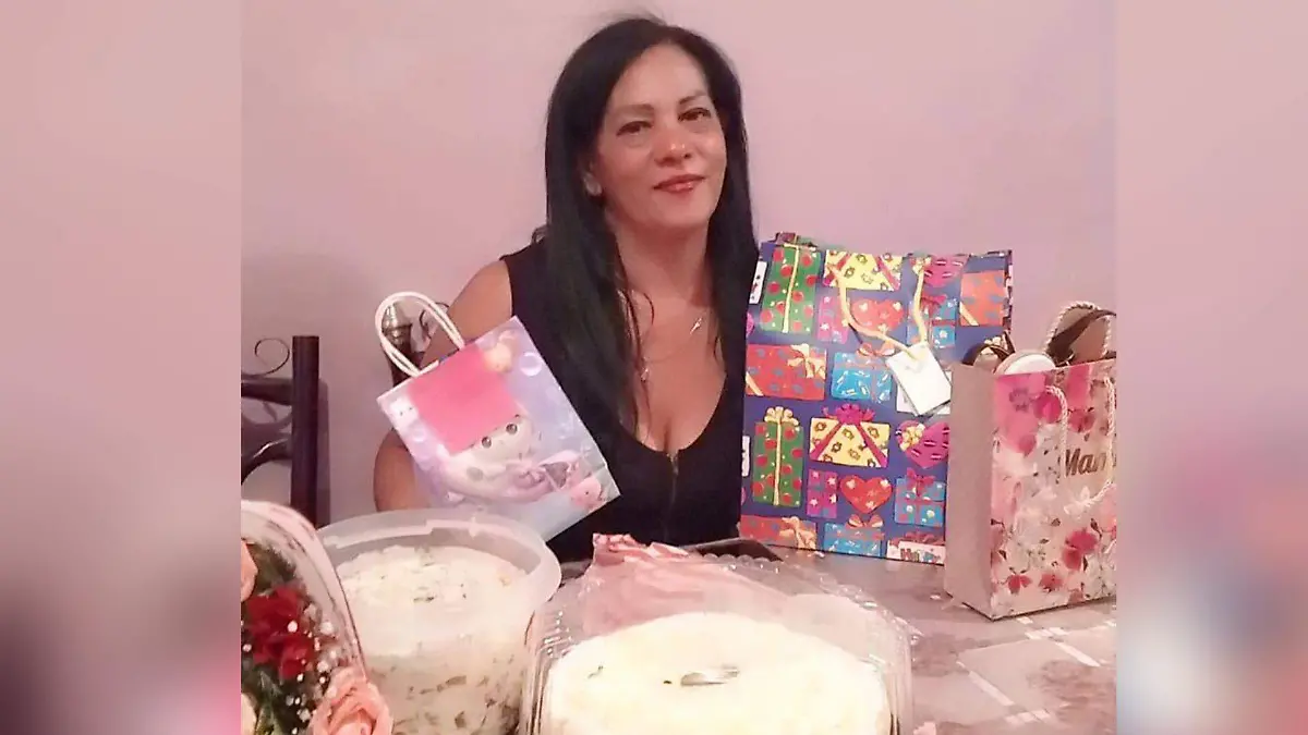 Muy felicitada disfrutó su cumpleaños la guapa Rosario Tagle