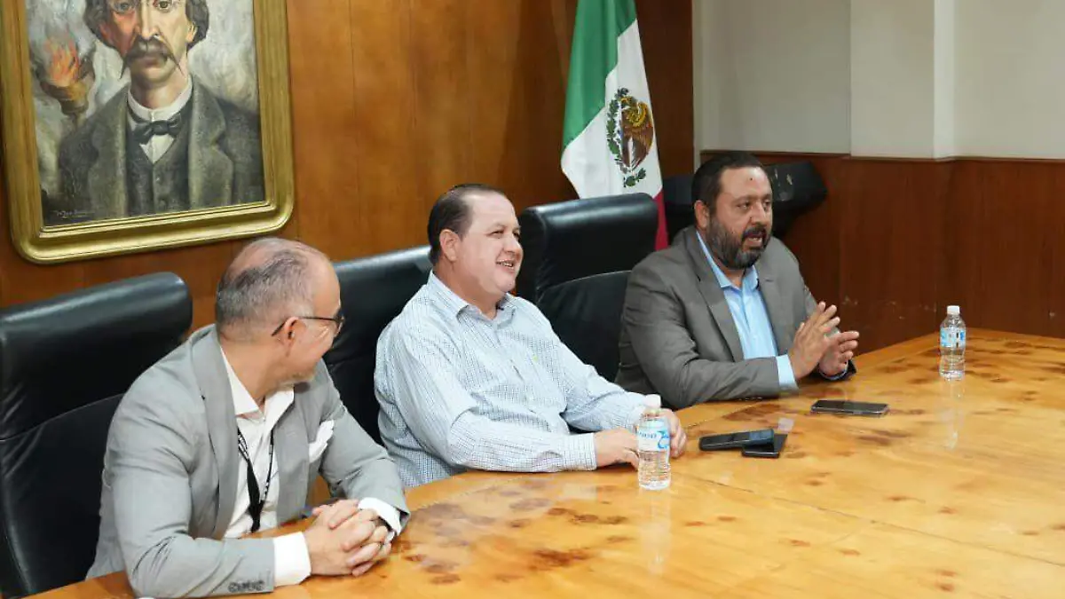 Ernesto Alanís llama a fortalecer la imagen del Congreso de Durango