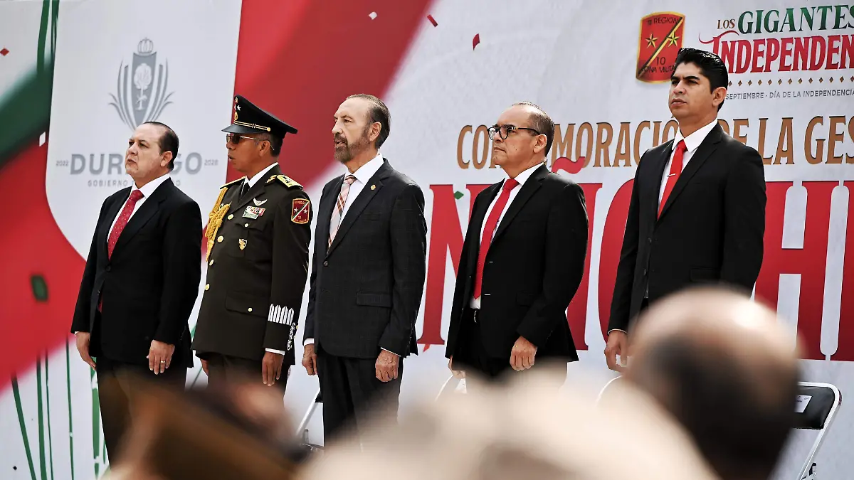 FOTO.- Homenaje niños héroes (2)