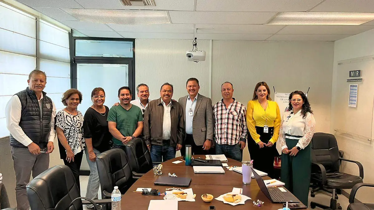 Asistentes a reunión en el ITSRLL