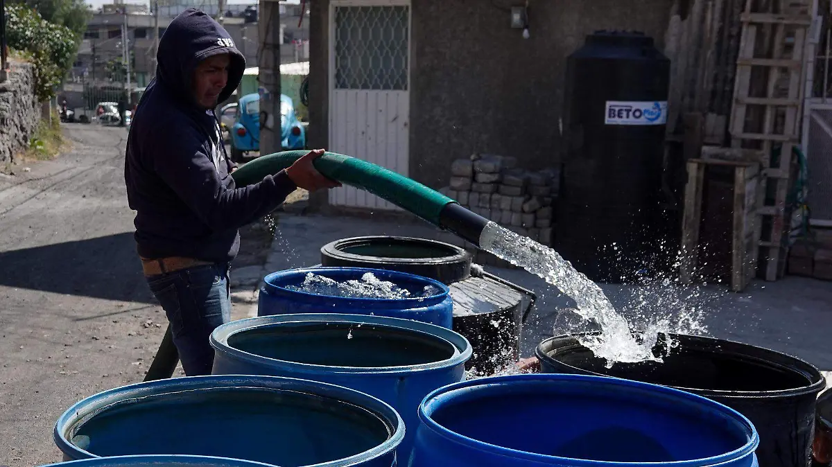 968027_Suministro botes agua alcaldía Iztapalapa_web