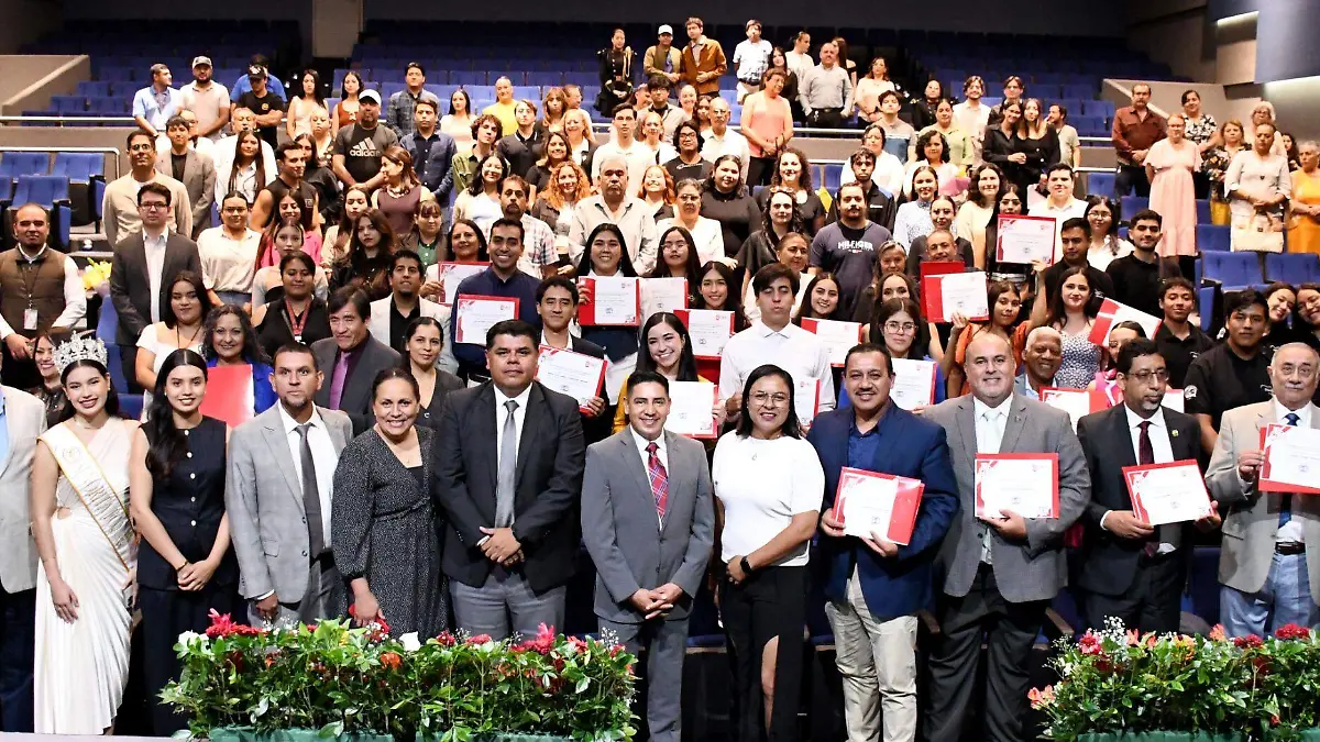 En la Facultad de Ciencias Químicas-UJED se reconoció la dedicación de docentes, alumnos y administrativos