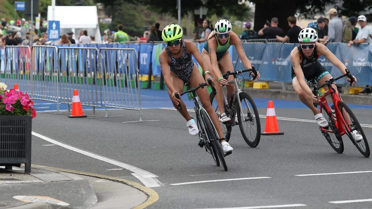 Hannia Díaz, triatleta duranguense logra plata en Australia