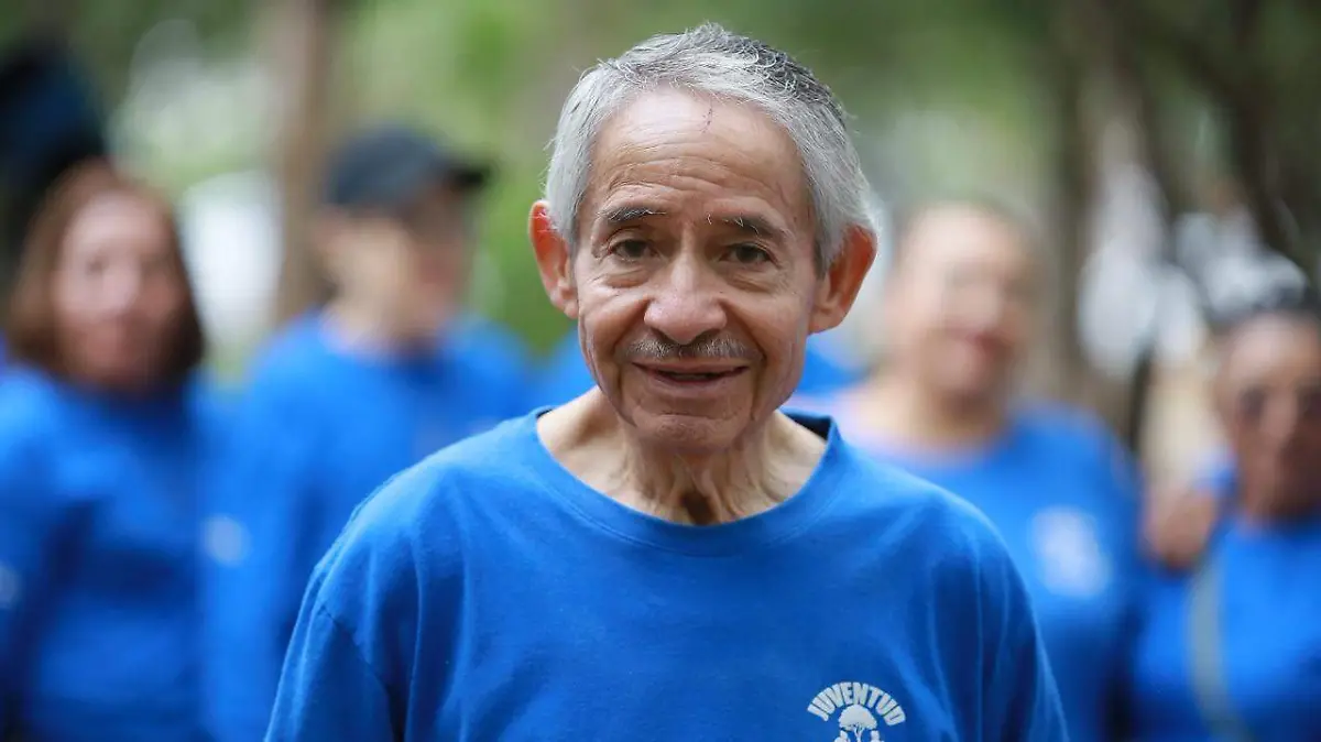 Grupo de deportistas de la tercera edad en Durango