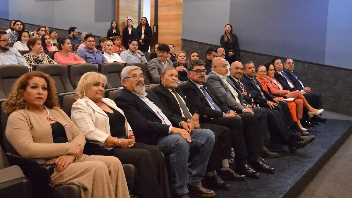 Reconocen por su trayectoria a maestros jubilados de la FECA-UJED 2 (1)