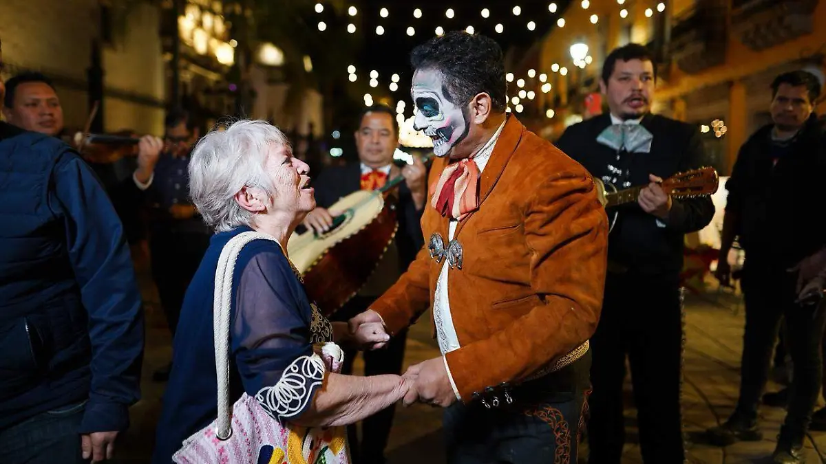 02 Comunicado Desfile 01