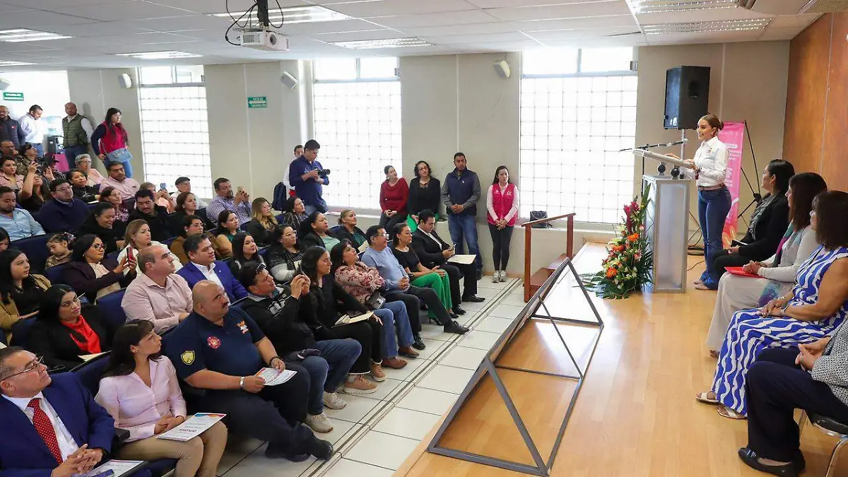 Marisol Rosso impulsa la formación de cuidadores en Durango
