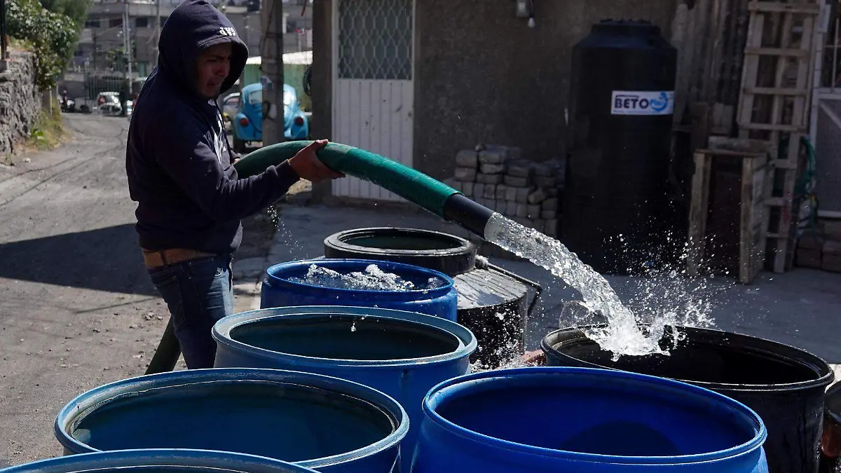 968027_Suministro botes agua alcaldía Iztapalapa_web