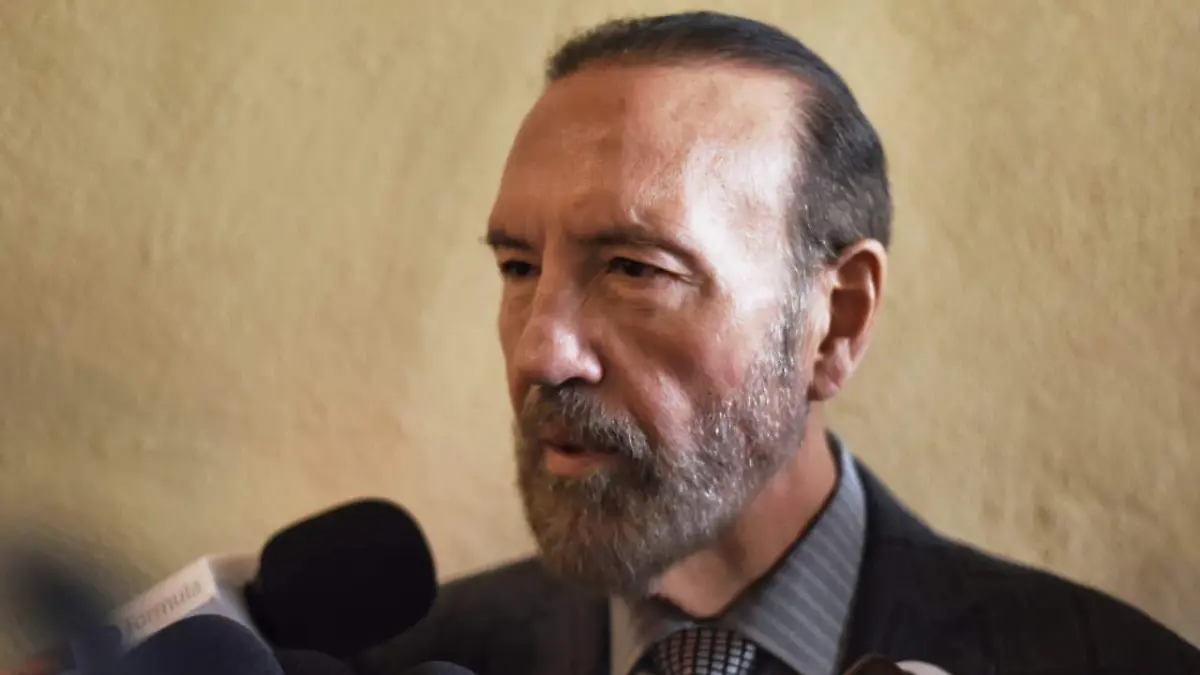  Héctor Vela Valenzuela