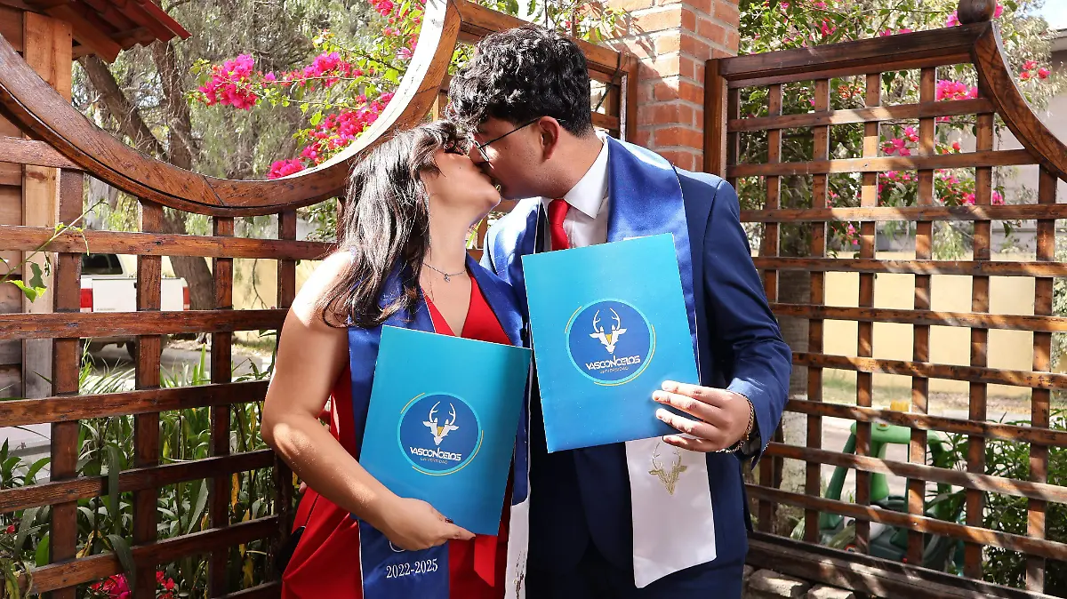 María fue felicitada por su novio Daniel Avalos
