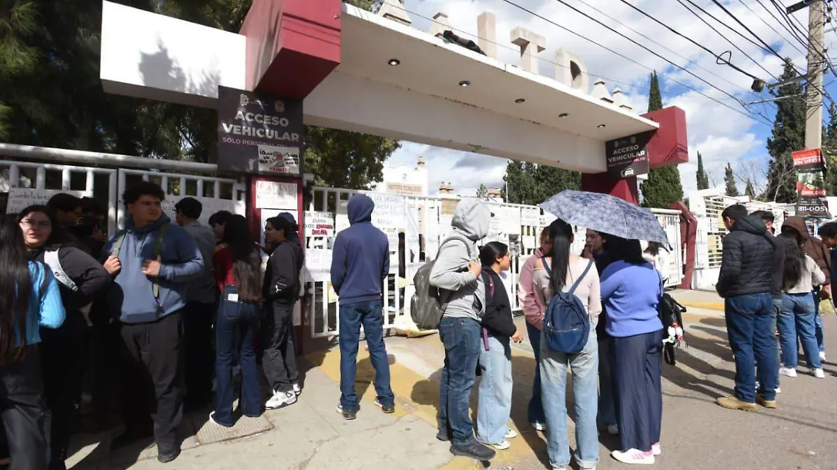 WhatsApp Image 2025-12-03 at 17.37.09