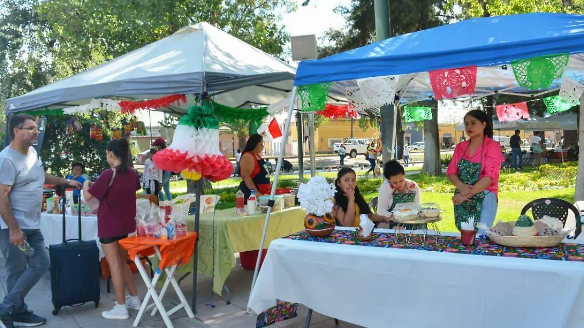 Invitan a Mujeres Emprendedoras al Bazar Navideño