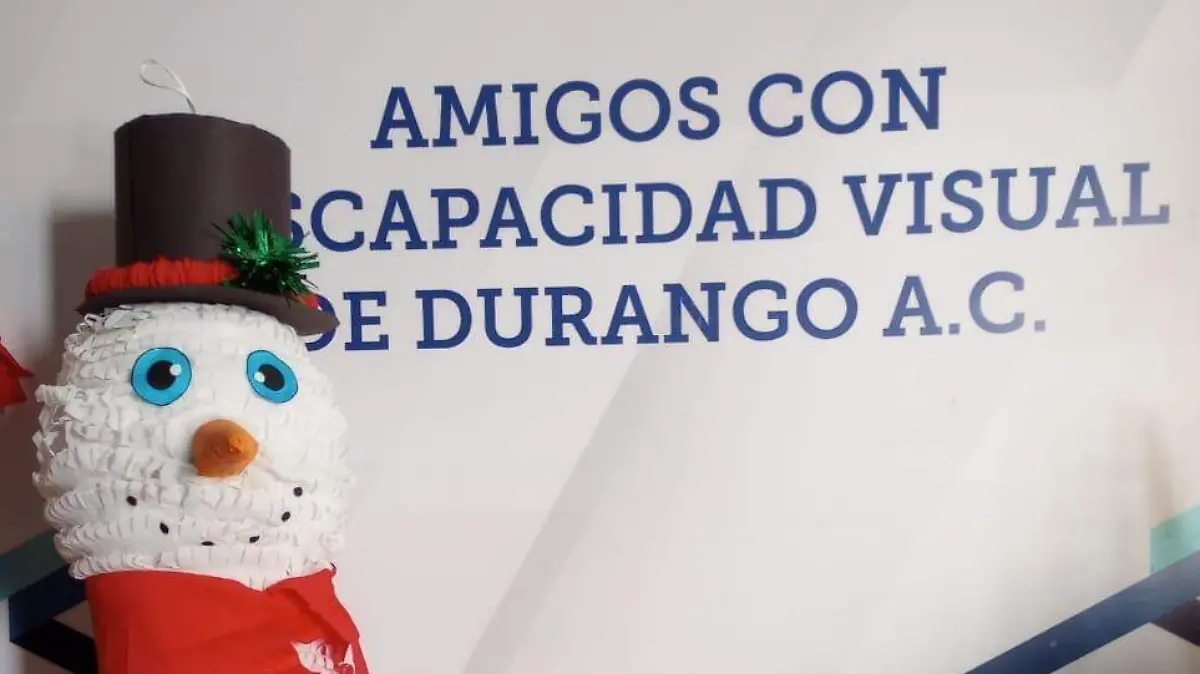 Venta de piñatas elaboradas por Amigos Con Discapacidad Visual de Durango