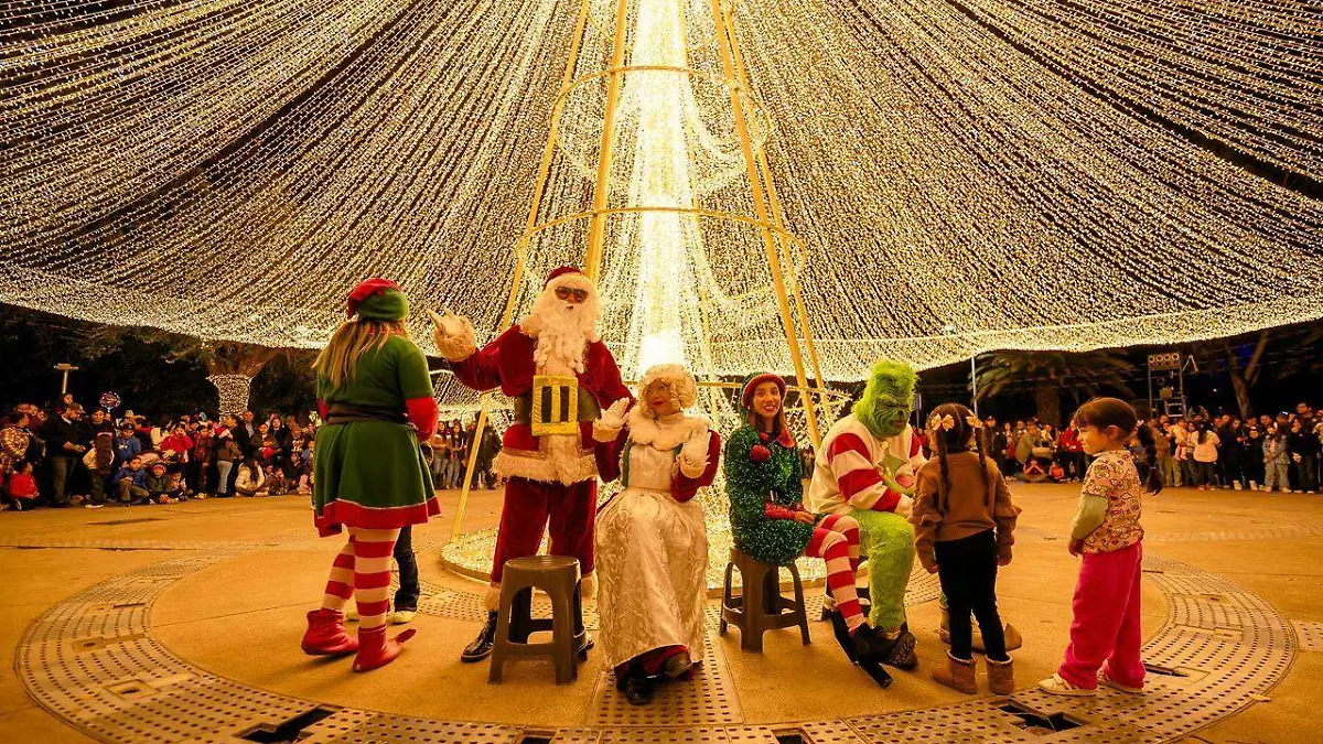 Durango se llena de magia con el alumbrado navideño del centro histórico