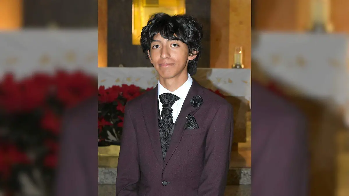 Dio gracias al cumplir sus XV años Emmanuel Ruíz Melchor