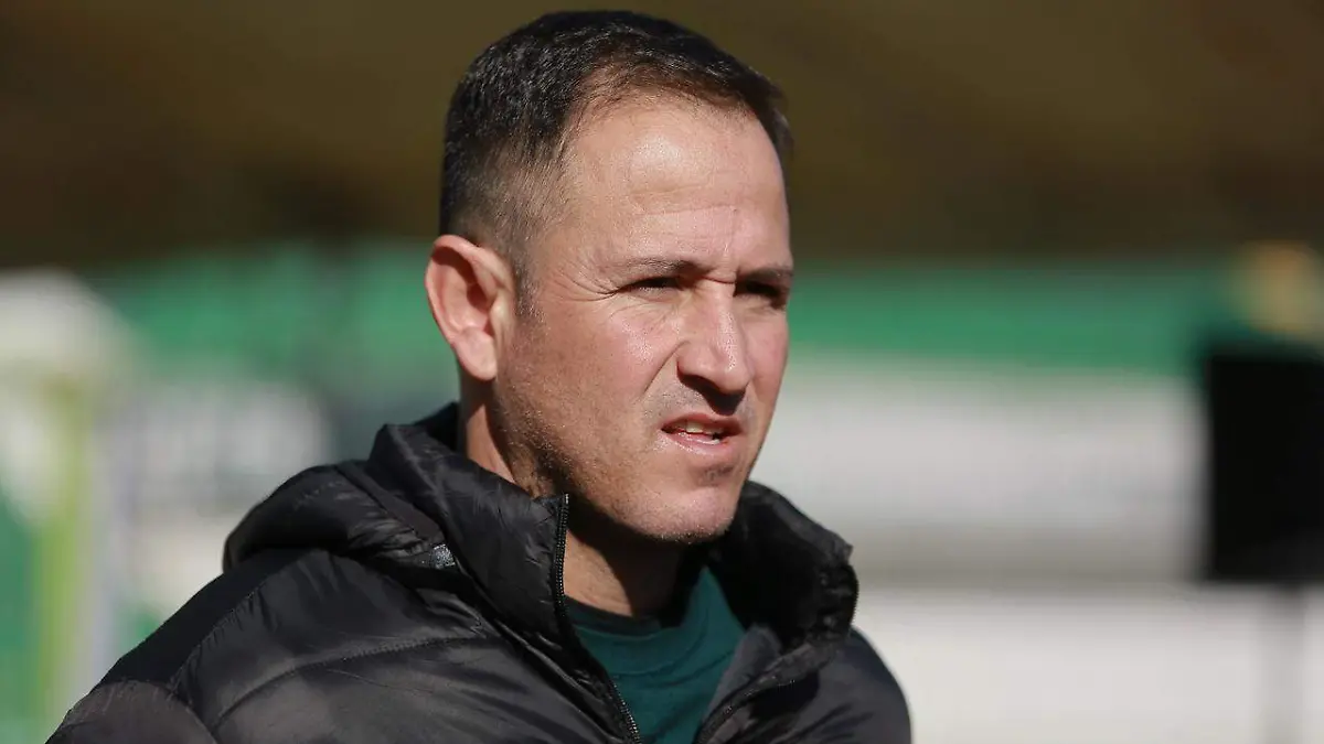 Feliz de estar en su casa, presentan a Jair Real