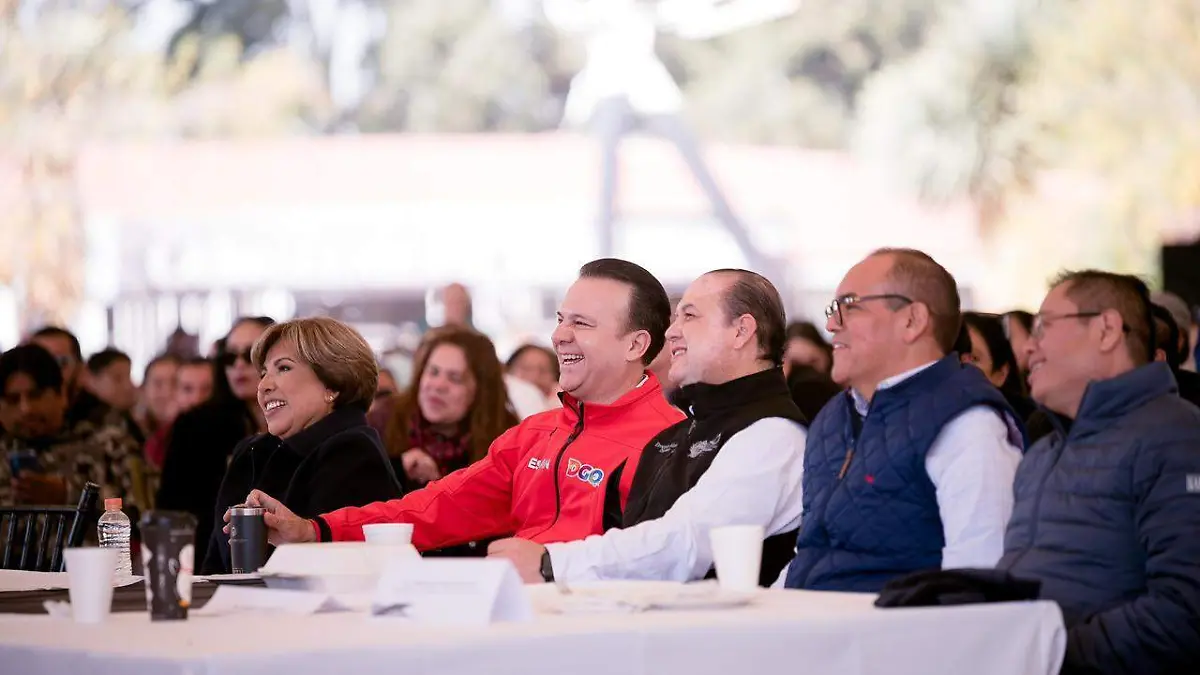 Trabajadores del Sindicato de los Tres Poderes reciben apoyos navideños hay respaldo del Gobernador Esteban 
