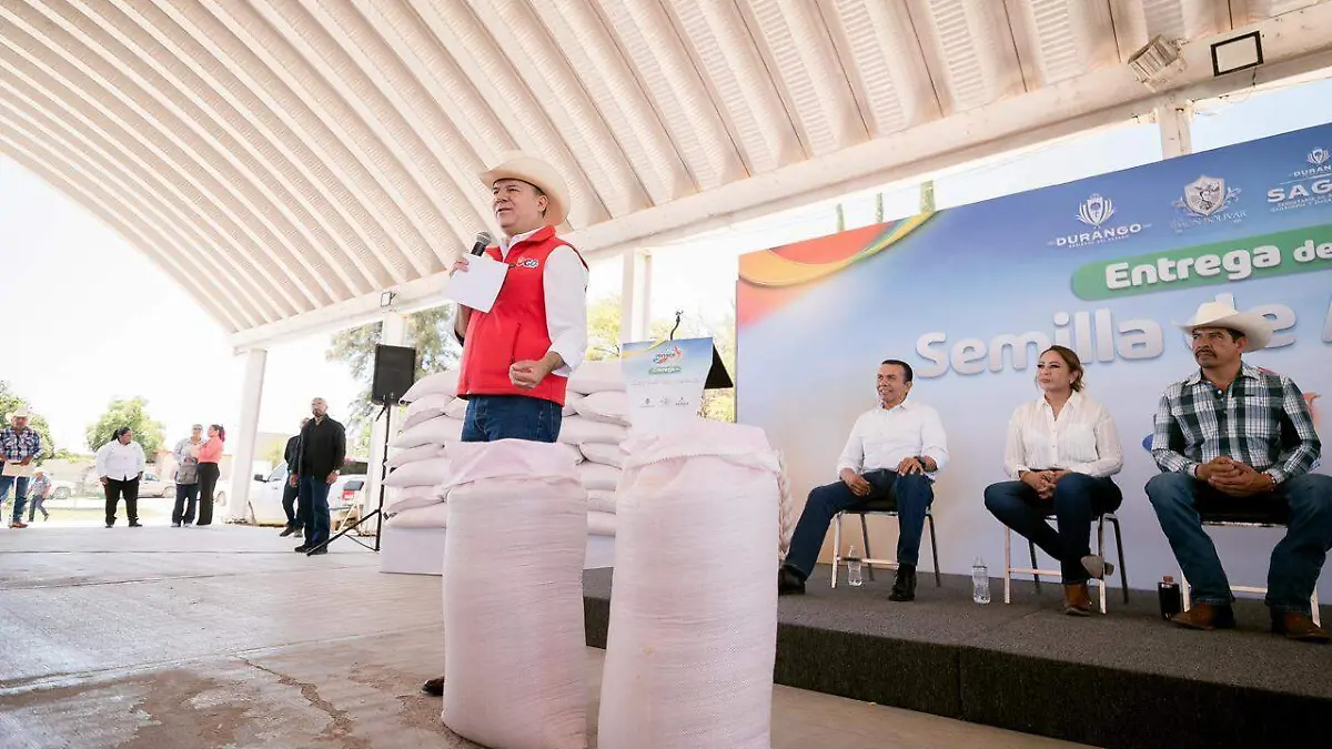 Gobierno de Durango amplía apoyo a productores de frijol y asegura mejores precios Esteban Villegas (4)