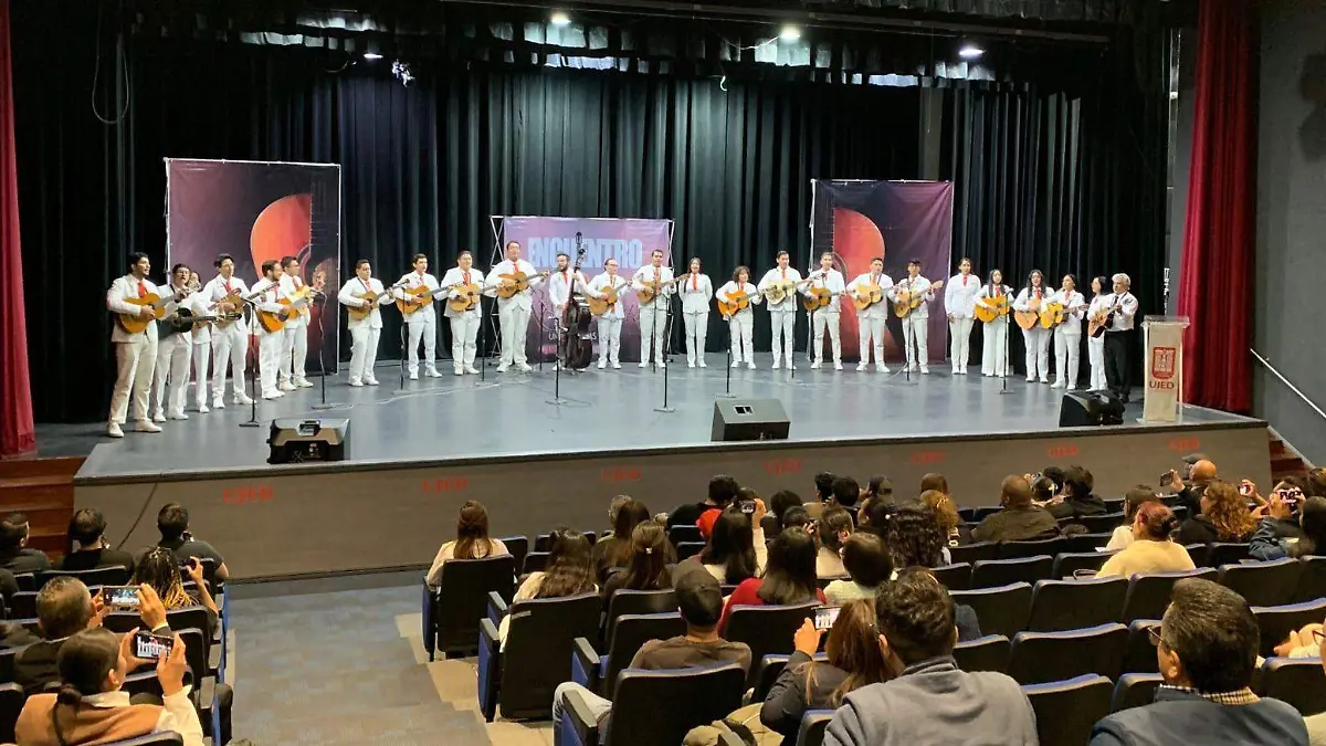 29 Rondallas universitarias celebran la identidad juarista en emotivo encuentro