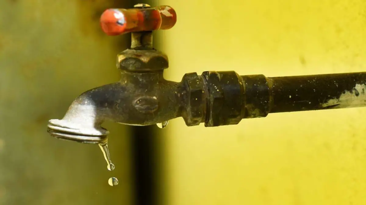 Agua potable / llave de agua potable