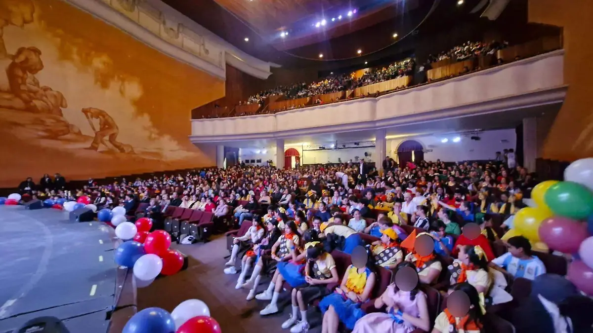 EN EL TEATRO