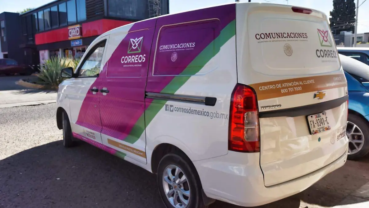 Manifestación de empleados de Correos de México 