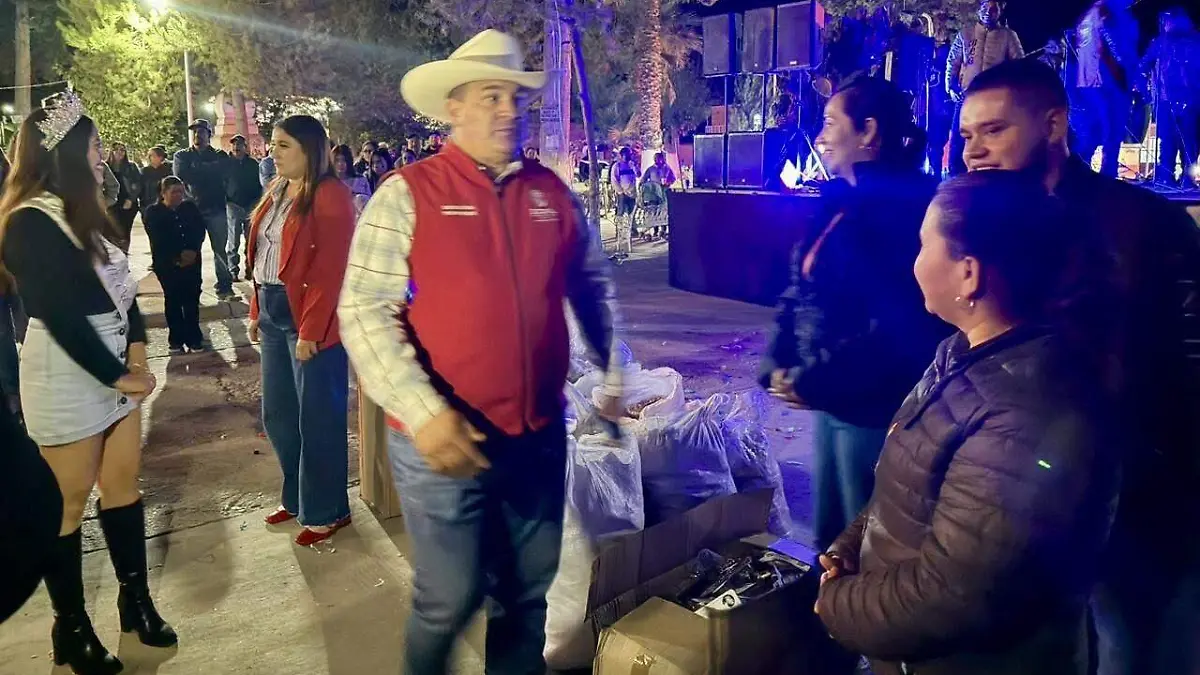 Súchil celebra en comunidad el tradicional Día de Reyes