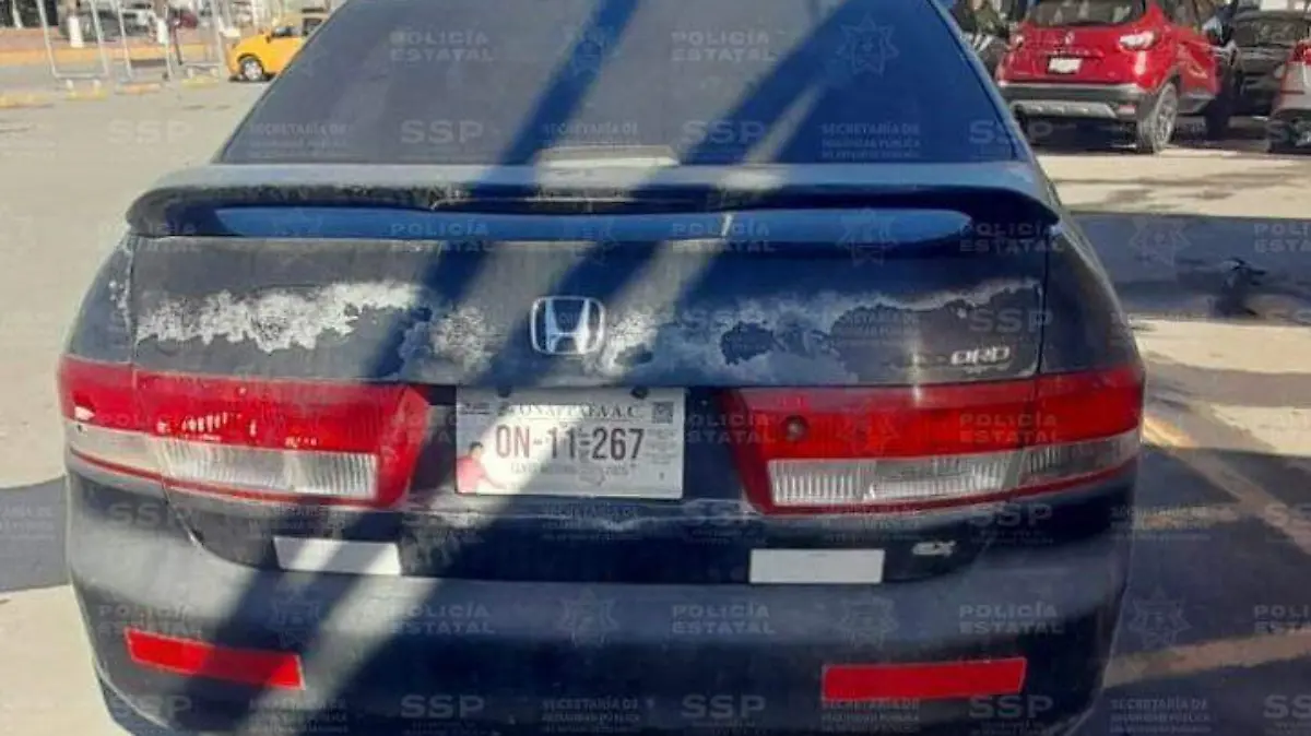 Recuperan vehículo con reporte de robo en Gómez Palacio