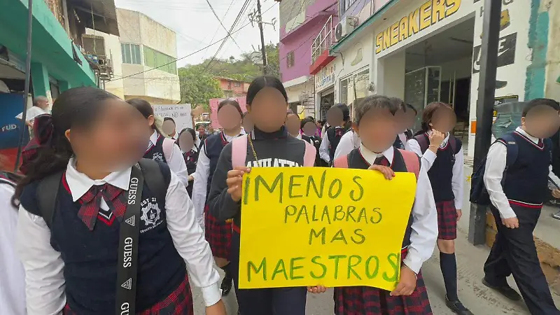 Padres de familia denuncian la falta de maestros en escuelas de Tayoltita, San Dimas, Durango  