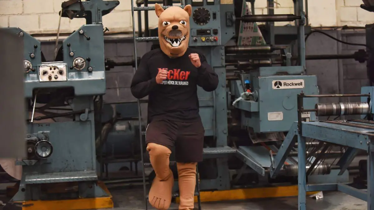 Kicker, el súper héroe de Durango que es mitad humano y mitad perro