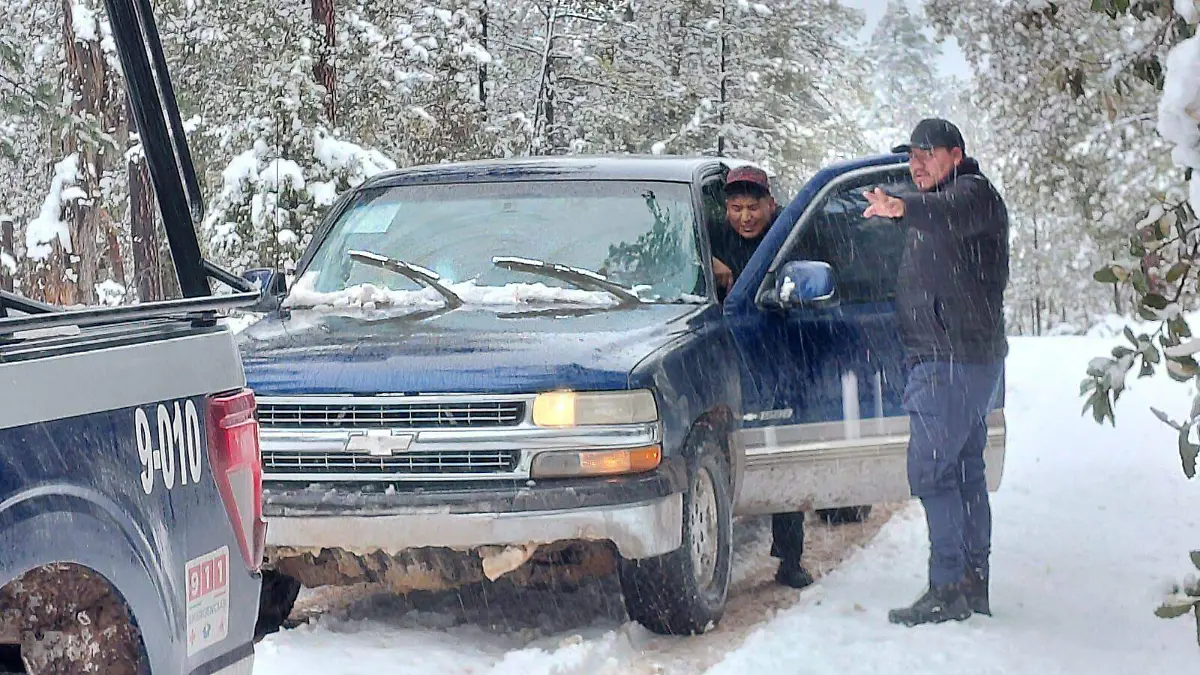 Gobierno del Estado mantiene monitoreo por lluvias, viento y nieve en Durango (4)