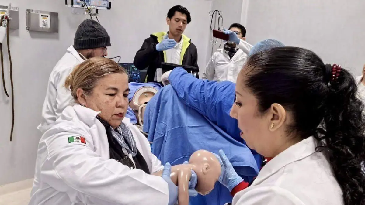 Especialista imparte capacitación en simulación clínica a docentes de Enfermería de la UJED 2