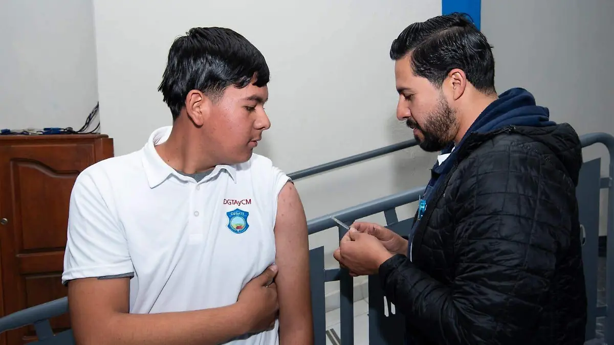 EN EL CBTA 173 FUERON VACUNADOS LOS ESTUDIANTES Y EL PERSONAL INSTITUCIONAL