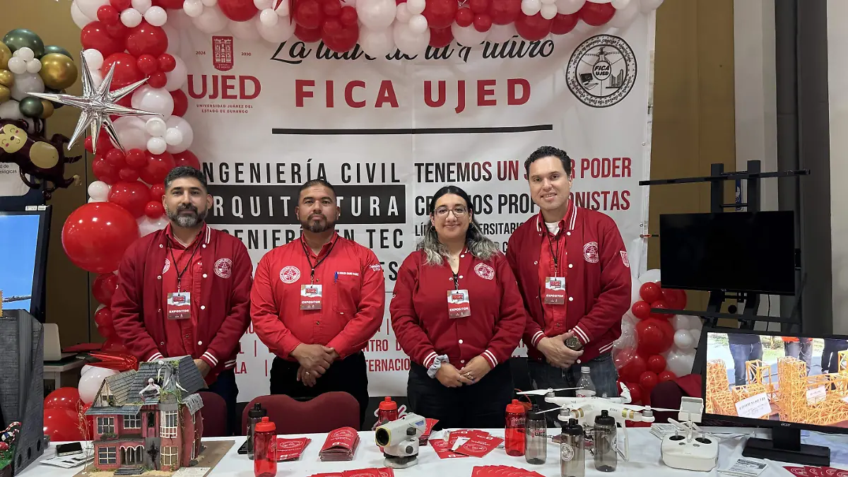 Oferta educativa de la UJED destaca en Exporienta 2026