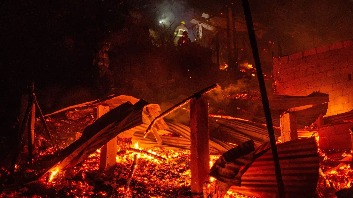 1064092_San Cristóbal Incendio Casas_web