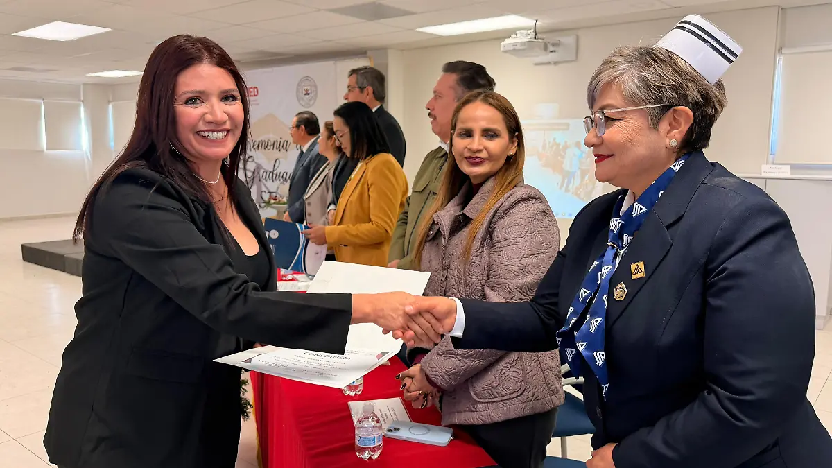 Concluyen formación profesional 26 estudiantes de Enfermería a distancia en la UJED 2