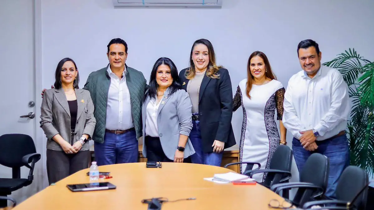 01 Comunicado Miércoles 04