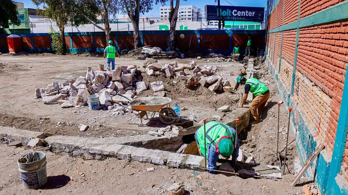 01 Cumple Toño Ochoa el sueño de una nueva cancha en la Sec Benito (5)